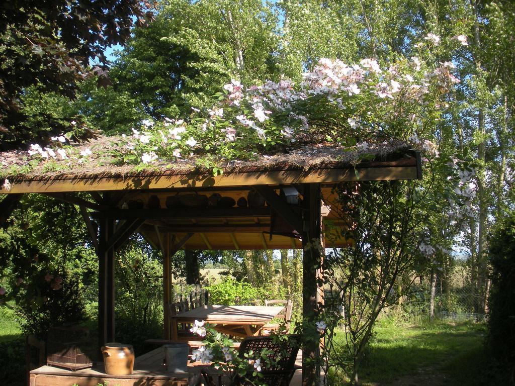 Ferme Saint Joseph Bed & Breakfast Le Fousseret Exterior photo