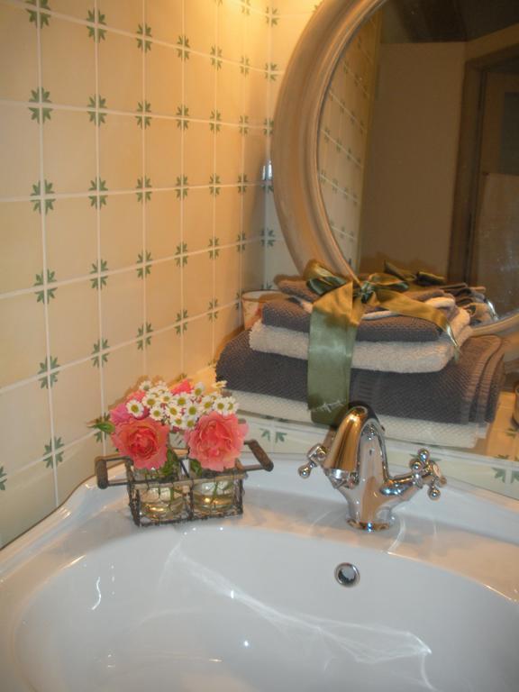 Ferme Saint Joseph Bed & Breakfast Le Fousseret Room photo